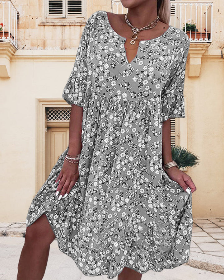 Amy – Half-Sleeve Dress with Floral Pattern